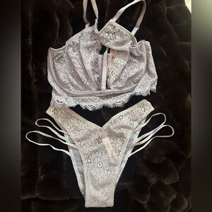 Victoria’s Secret Set 34C Bra XS Panty Small NEW Tags Lace Sexy Purple Set